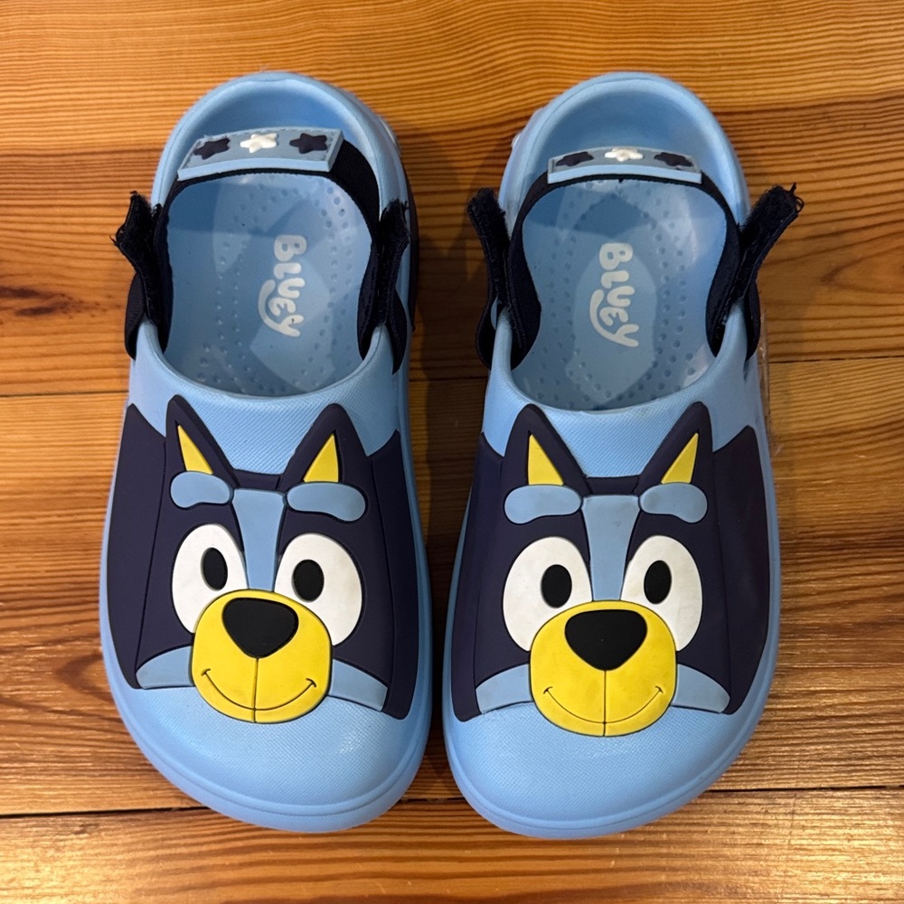 NWOT Never Worn Kids Water Bluey Shoes - Blue and Yellow Size 11/12 GROUND UP
